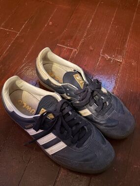 adidas Samba Low-Top Sneakers in Navy and White